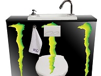 WC-Waschbecken Kombination WiCi Bati, Monster Verkleidung (Fotomontage)